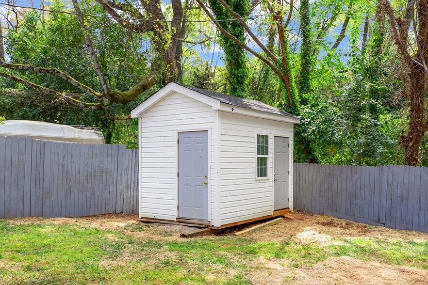 Building Photo - 2000 Kilborne Dr