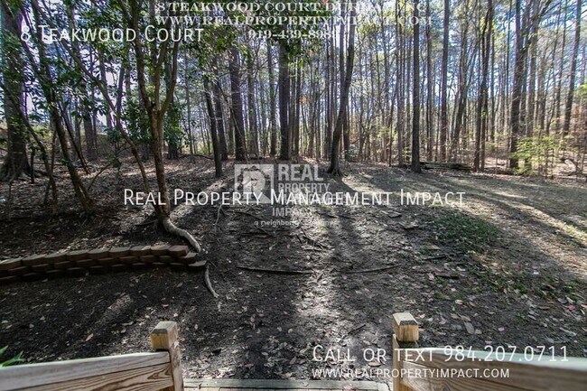 Building Photo - 8 Teakwood Ct