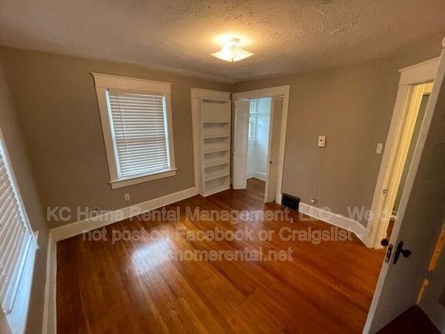 Building Photo - 3554 Genessee St