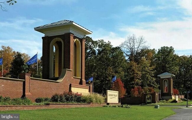 Building Photo - 23109 Dunlop Heights Terrace