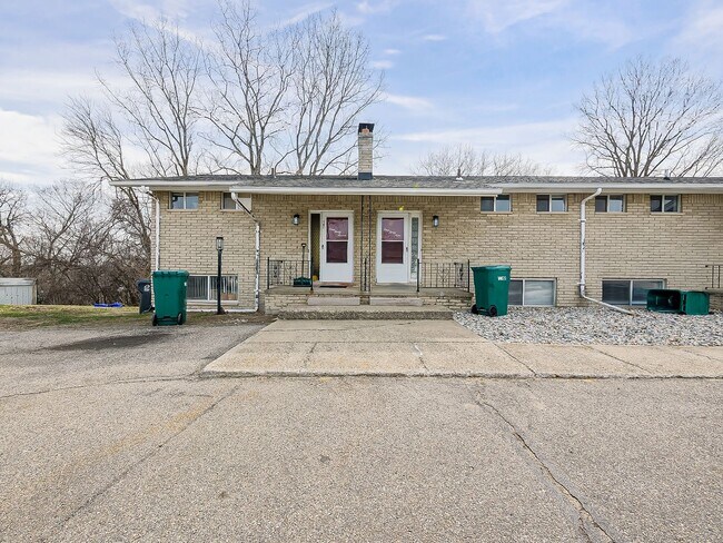 Building Photo - Freshly Remodeled 1BR Retreat in Desirable White Lake – Move-In Ready!