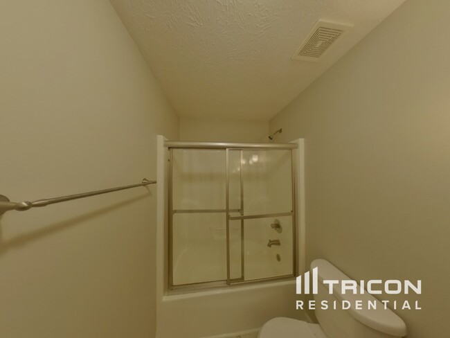 Building Photo - 3026 Wentworth Ct