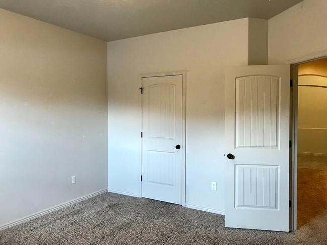 Building Photo - **Beautiful Little Valley Home**