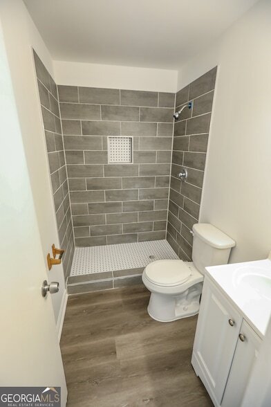 Building Photo - 1967 Singer Way