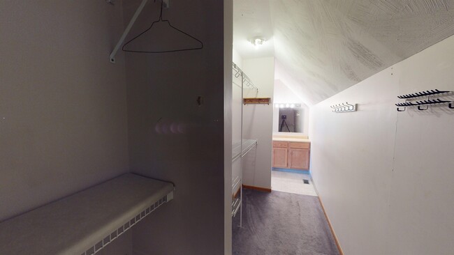 Building Photo - 3922 Ridgedale Dr