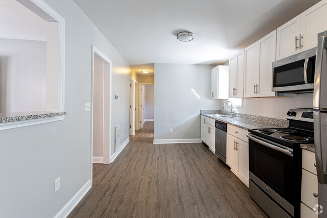 Primary Photo - South Circle Apts.