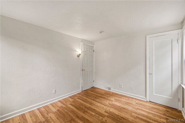Building Photo - 171 Weston Ave