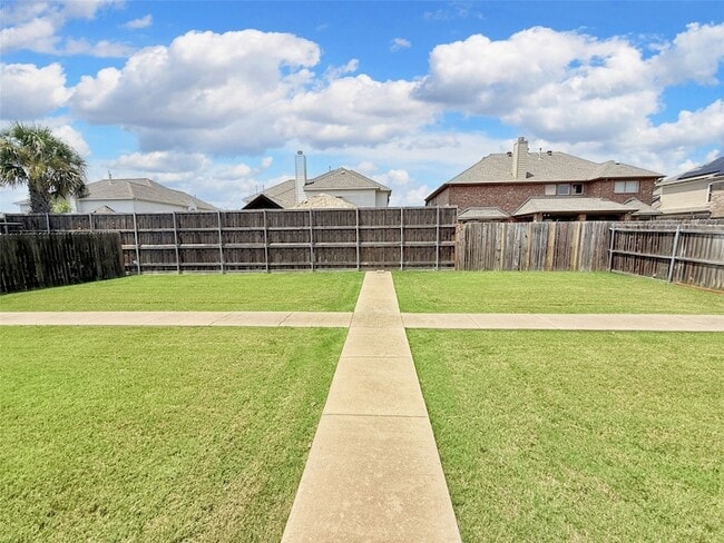 Building Photo - 6413 Fitzgerald Dr
