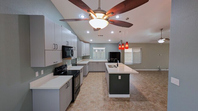 Building Photo - 2 Bedroom Home at The Springs Near E. Chandler Blvd. and S. Cooper Rd