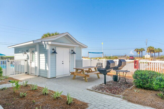 Building Photo - 2396 Highway 2378-SI ID1285915P