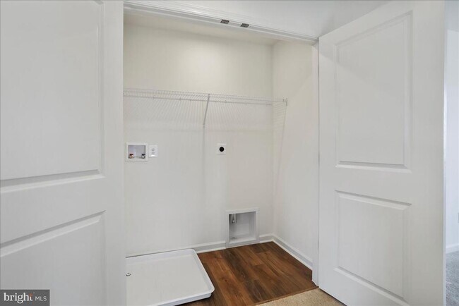 Building Photo - 64 Stafford Pl