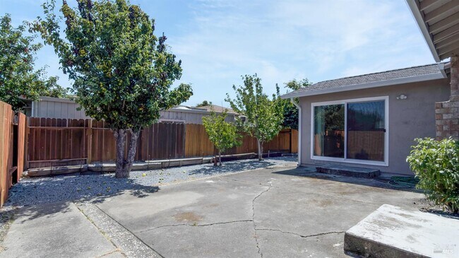 Building Photo - 340 Mokelumne Dr
