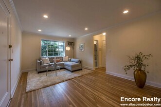 Building Photo - 70 St Paul St