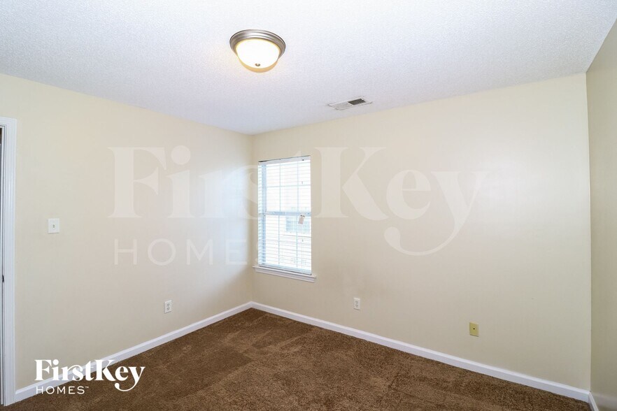 Building Photo - 10223 Macon Rd