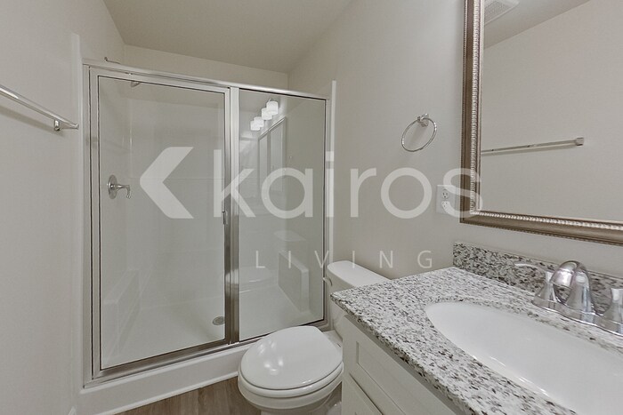 Building Photo - 2201 Banyon Cir
