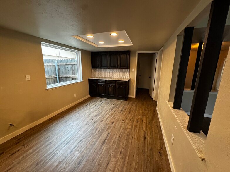 Building Photo - 7505 Whitewood Dr