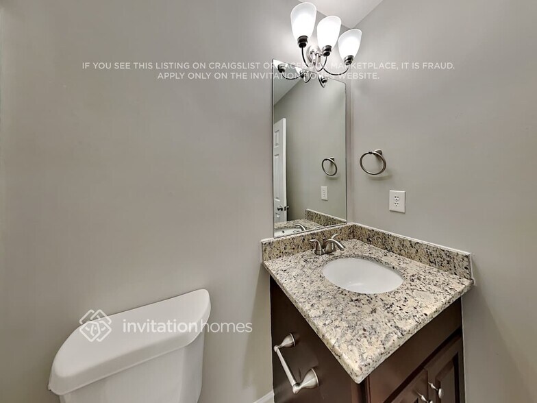 Building Photo - 121 Blackthorne Ct