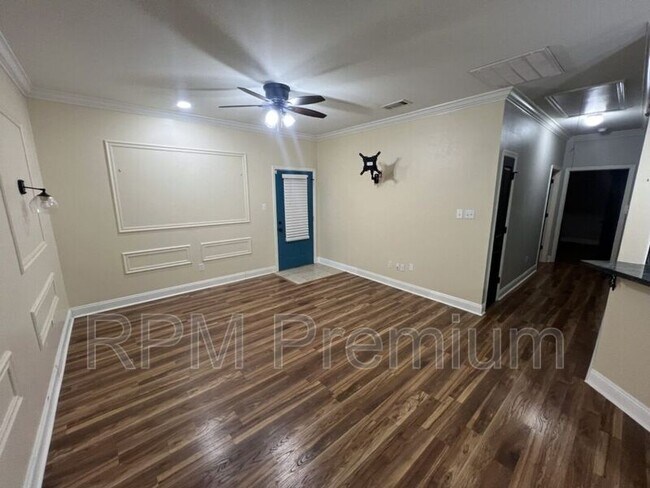 Building Photo - 8429 Florida Blvd