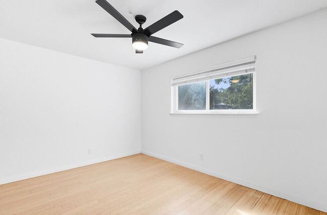 Building Photo - 900 S Lamar Blvd