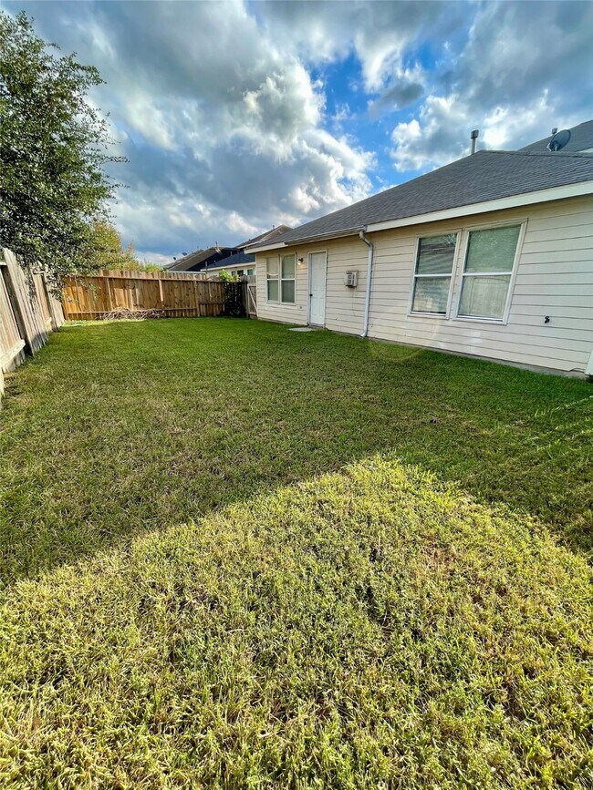 Building Photo - 16822 Perryton Ln
