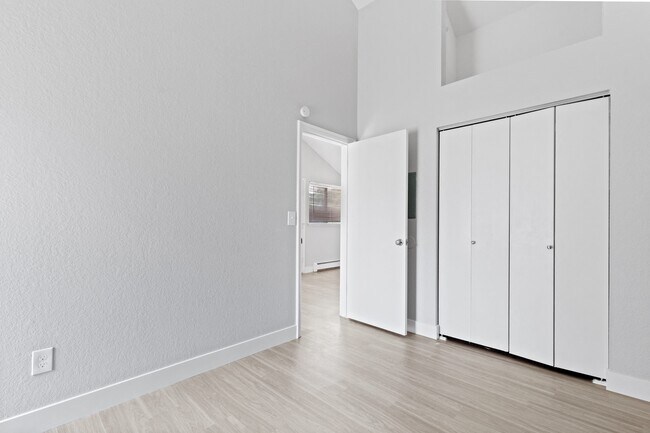 Floorplan - 3075 Broadway St