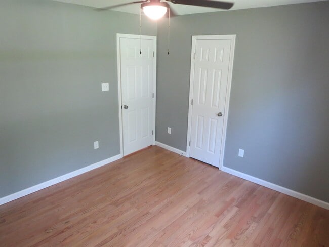 Building Photo - 324 2nd St