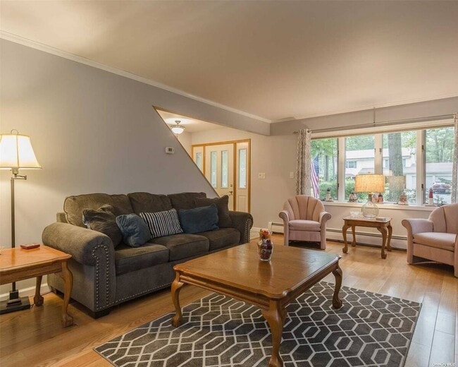 Building Photo - 43 Spencer Ln