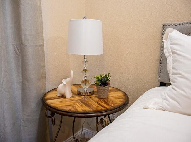 Building Photo - 14898 Dutchmans Dr