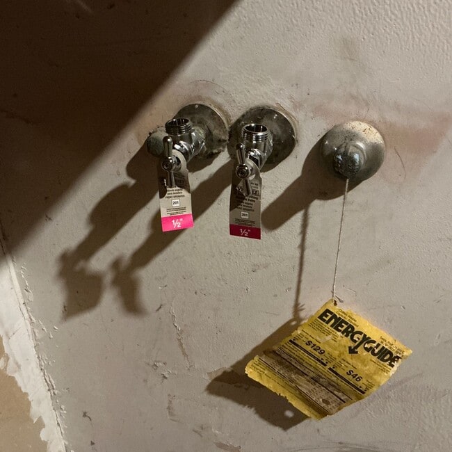 Building Photo - Washington (1004-1008)