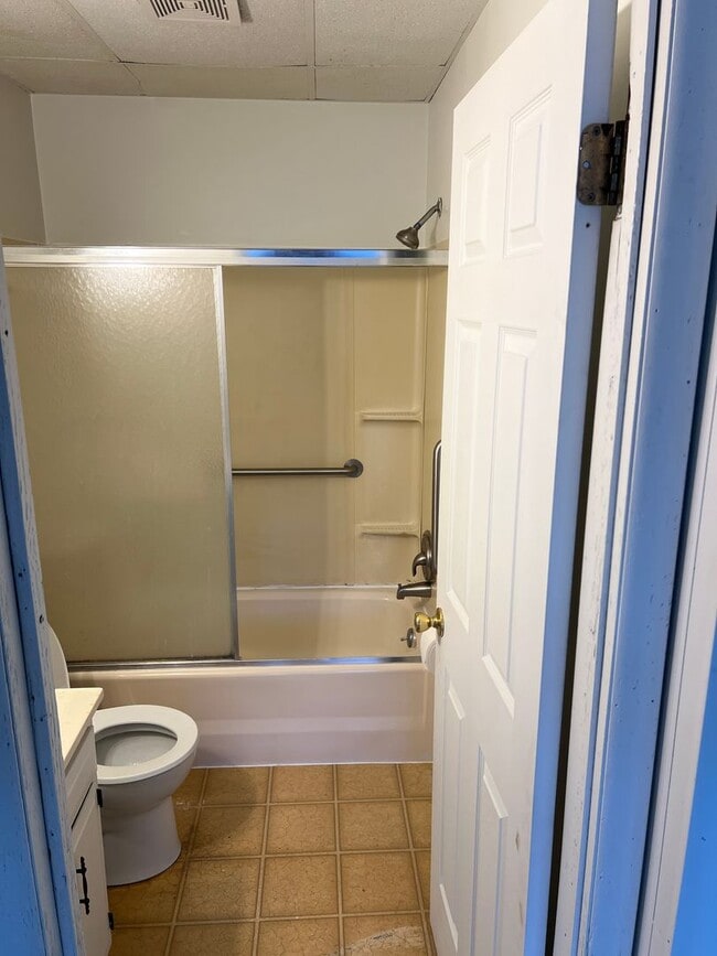 Building Photo - 17 Bessemer Ave