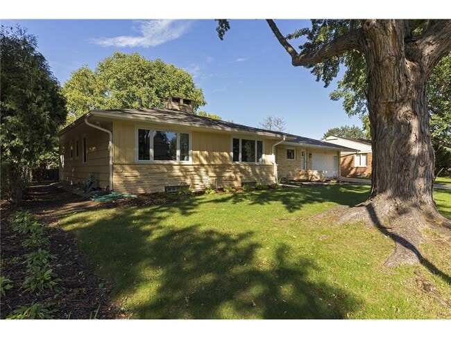 Building Photo - 4222 Basswood Rd