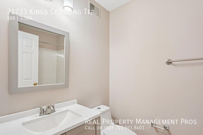 Building Photo - 21733 Kings Crossing Terrace