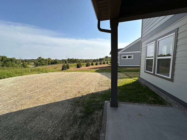Building Photo - 2024-Built Beautiful 4-Bedroom and 3.5 Bat...
