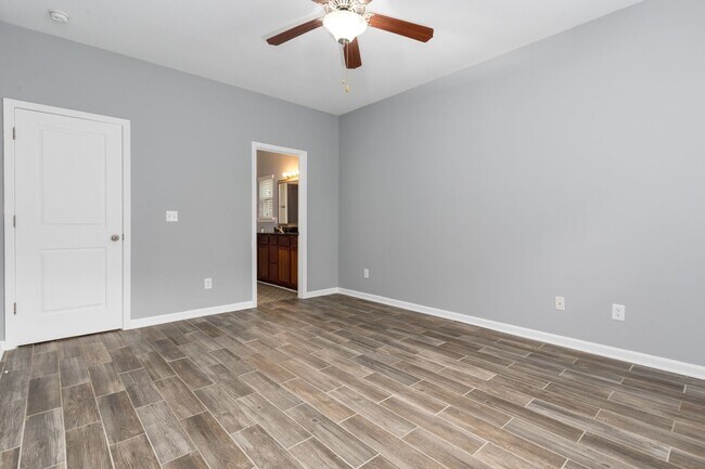 Building Photo - 223 Chestnut Oak Ln