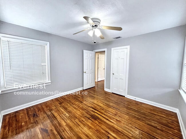 Building Photo - 208 Florence Dr