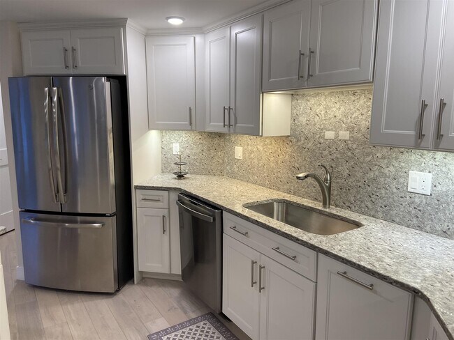 Building Photo - 2075 Lafayette Rd