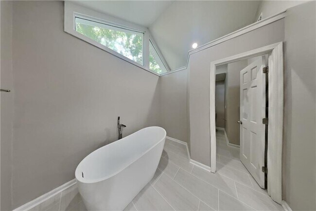 Building Photo - 4614 Blakedale Cir