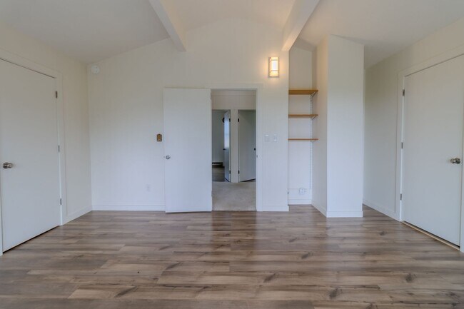 Building Photo - 7825 S Lake Leelanau Dr