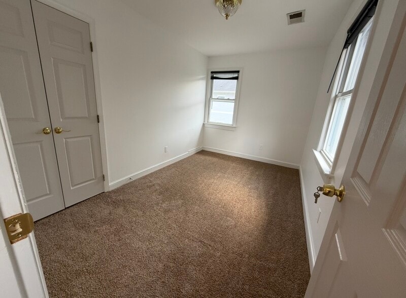 ROOM 2 and Room 3 - 2025 N Stafford St