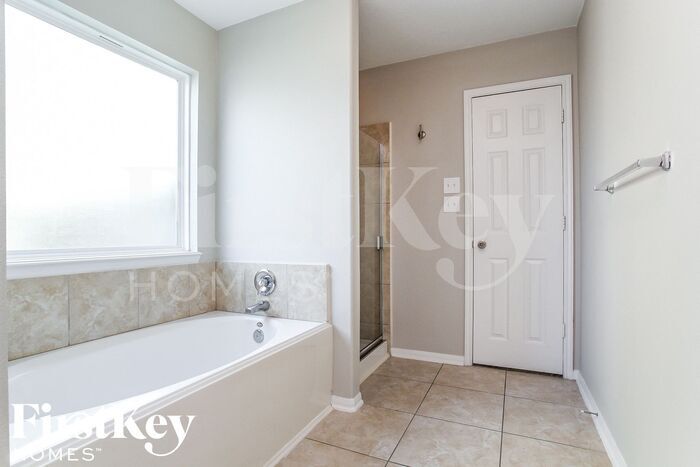 Building Photo - 9885 Hyacinth Way