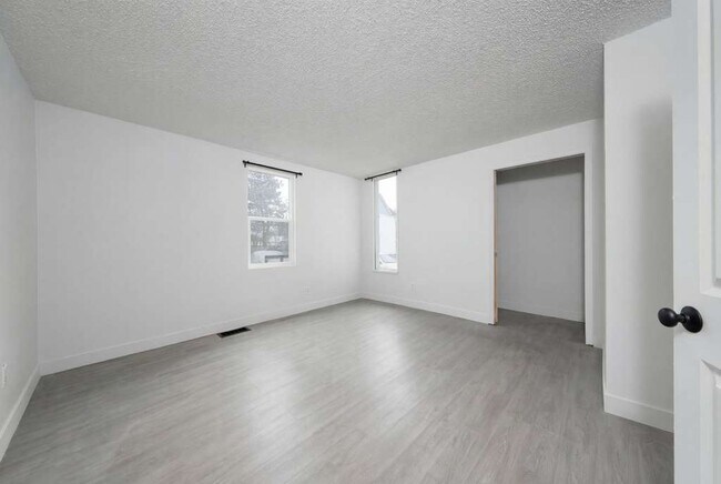 Building Photo - 2012 N Cincinnati St