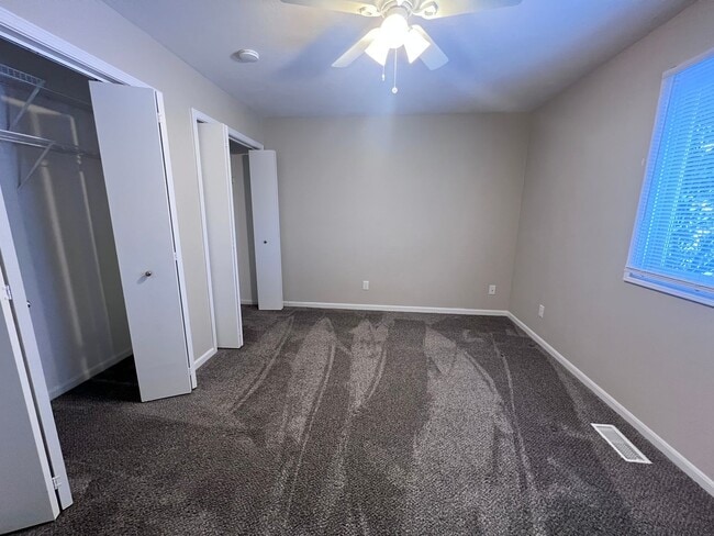 Building Photo - 4493 Pleasantview Ct NE