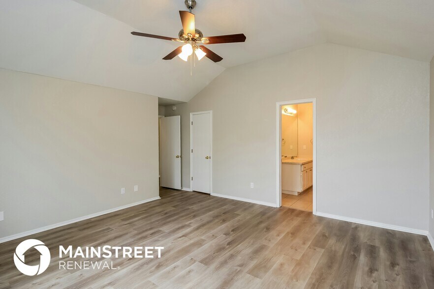 Building Photo - 6012 SE 83rd Pl