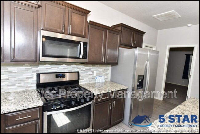 Building Photo - 4825 Mark Avizo