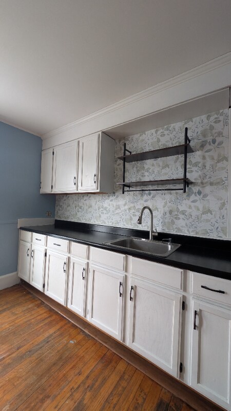 Building Photo - 472 Burgess St