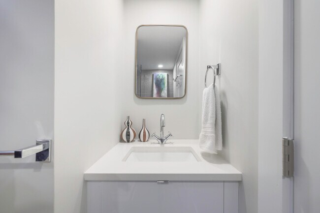 Building Photo - 5600 N Flagler Dr