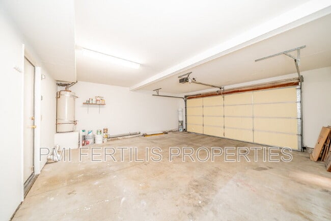 Building Photo - 1229 Hibiscus St