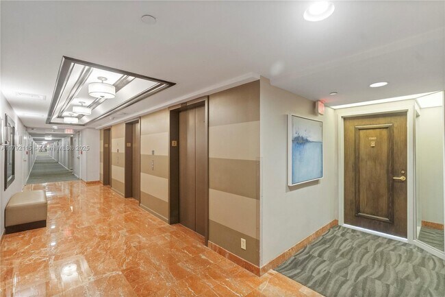 Building Photo - 3610 Yacht Club Dr