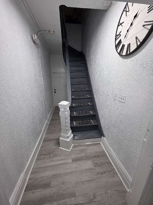 Building Photo - 718 E 18th St