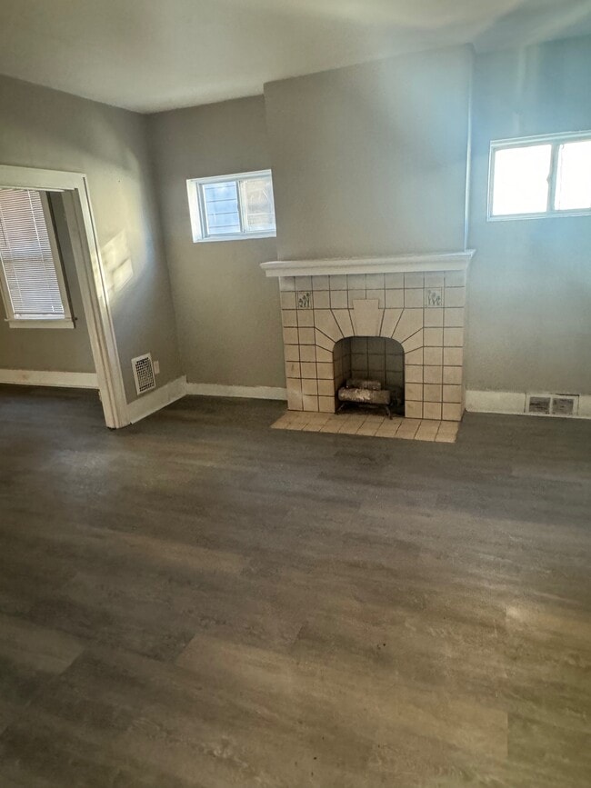 Building Photo - 1410 Meadow St